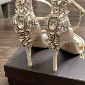 Badgley Mischka Bartley Heels - ivory / Satin